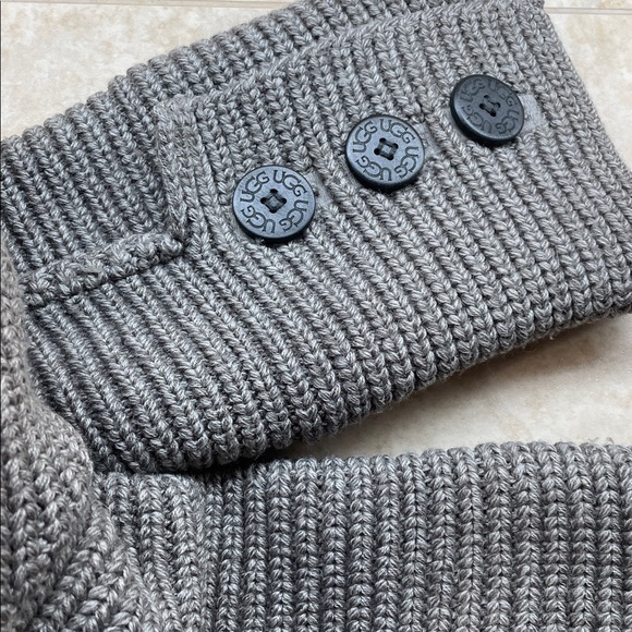 UGG Australia Classic Cardy Knit Button Boots Gray Women’s Size 8 Cozy Shoes - Picture 5 of 15